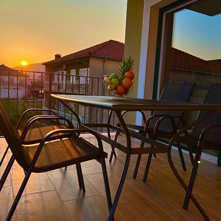 Vila Zrina - Apartmani Трогир Экстерьер фото