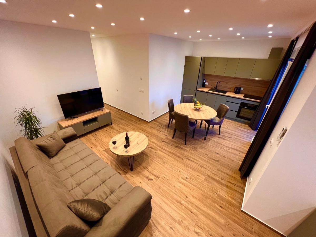 Vila Zrina - Apartmani Трогир Экстерьер фото