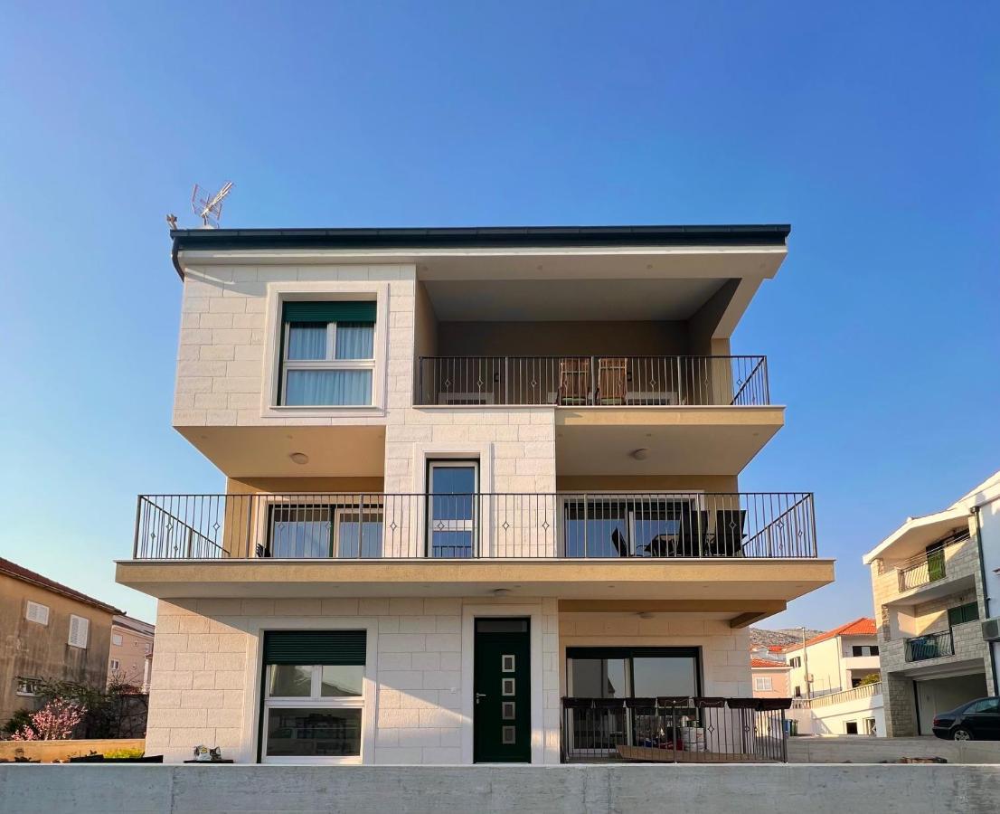 Vila Zrina - Apartmani Трогир Экстерьер фото