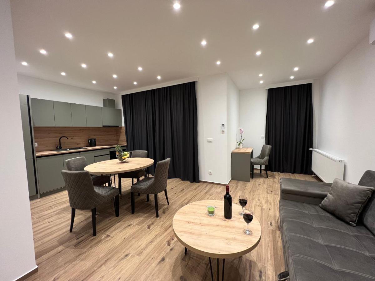 Vila Zrina - Apartmani Трогир Экстерьер фото