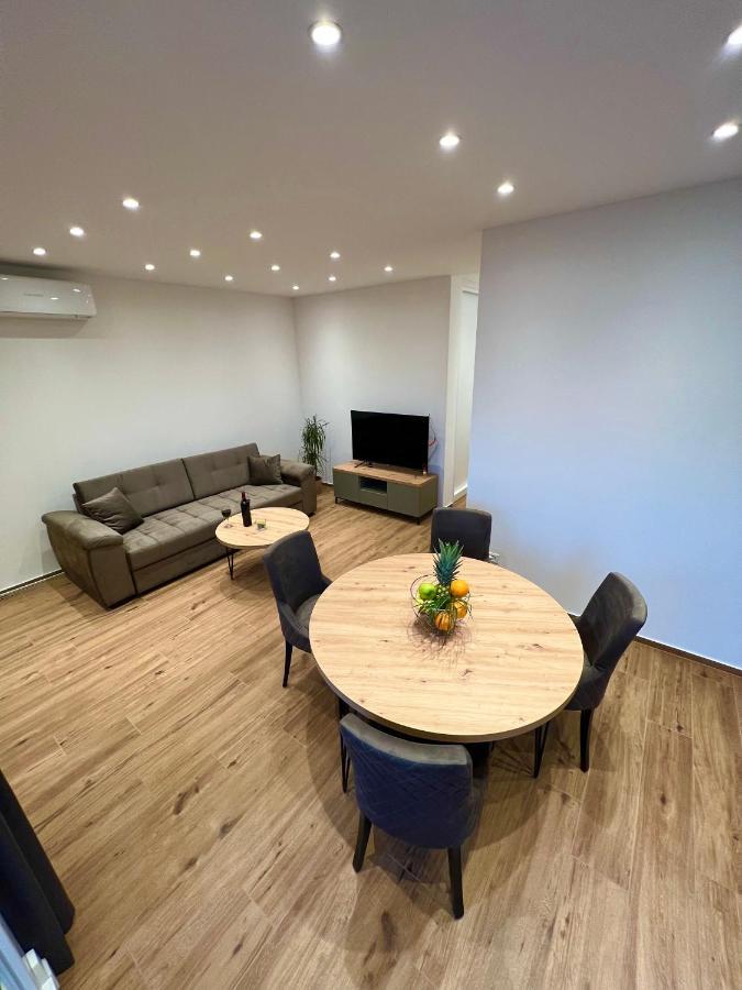 Vila Zrina - Apartmani Трогир Экстерьер фото