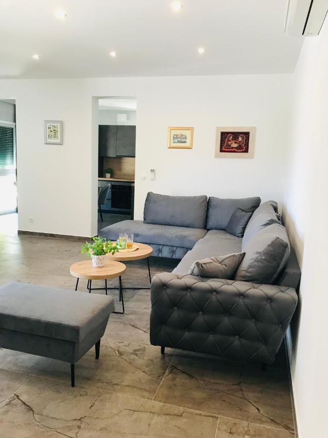 Vila Zrina - Apartmani Трогир Экстерьер фото