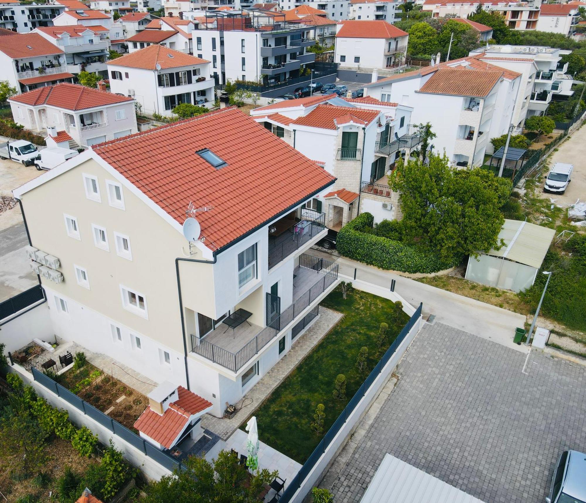 Vila Zrina - Apartmani Трогир Экстерьер фото